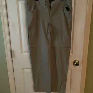 New without tags Columbia convertible pants to shorts